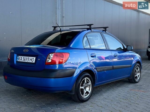Синий Киа Рио, объемом двигателя 1.4 л и пробегом 279 тыс. км за 3300 $, фото 2 на Automoto.ua