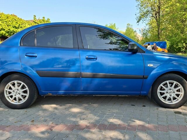 Синій Кіа Ріо, об'ємом двигуна 1.3 л та пробігом 190 тис. км за 2900 $, фото 4 на Automoto.ua