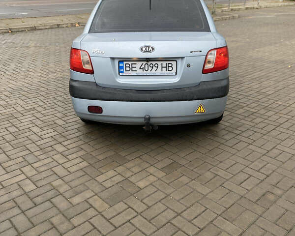 Синий Киа Рио, объемом двигателя 1.4 л и пробегом 161 тыс. км за 4600 $, фото 4 на Automoto.ua