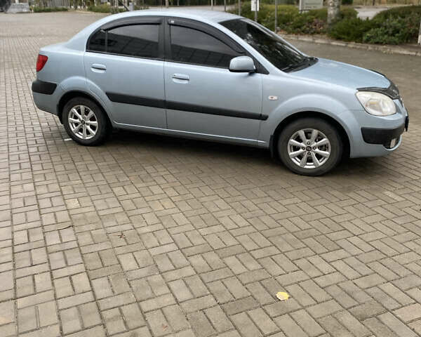 Синий Киа Рио, объемом двигателя 1.4 л и пробегом 161 тыс. км за 4600 $, фото 6 на Automoto.ua