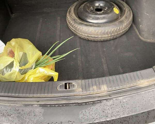 Синий Киа Рио, объемом двигателя 1.4 л и пробегом 161 тыс. км за 4600 $, фото 12 на Automoto.ua