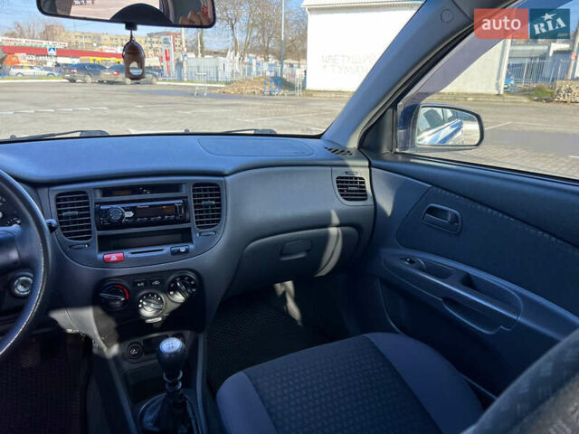 Синій Кіа Ріо, об'ємом двигуна 1.4 л та пробігом 121 тис. км за 5600 $, фото 24 на Automoto.ua