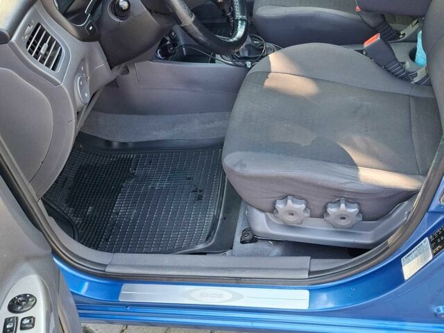 Синій Кіа Ріо, об'ємом двигуна 1.3 л та пробігом 190 тис. км за 2900 $, фото 10 на Automoto.ua