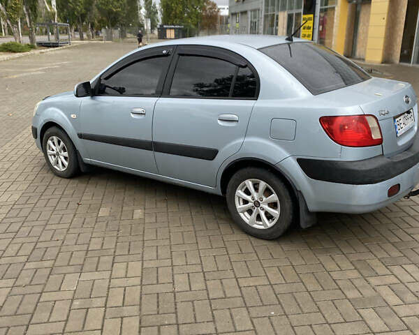 Синий Киа Рио, объемом двигателя 1.4 л и пробегом 161 тыс. км за 4600 $, фото 2 на Automoto.ua