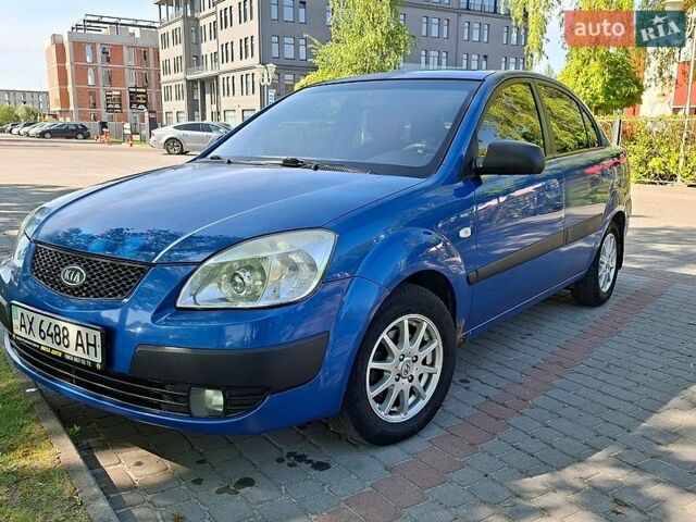 Синій Кіа Ріо, об'ємом двигуна 1.3 л та пробігом 190 тис. км за 2900 $, фото 1 на Automoto.ua