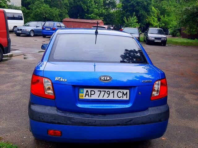 Синий Киа Рио, объемом двигателя 1.5 л и пробегом 200 тыс. км за 4899 $, фото 2 на Automoto.ua