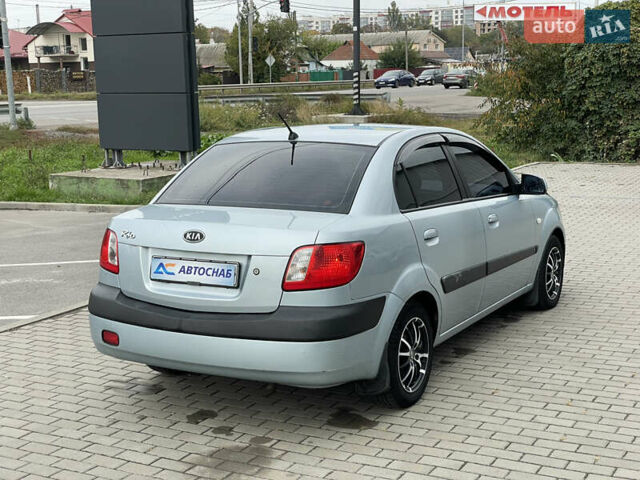 Синий Киа Рио, объемом двигателя 1.4 л и пробегом 176 тыс. км за 4600 $, фото 4 на Automoto.ua
