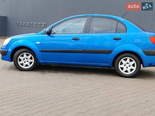 Синий Киа Рио, объемом двигателя 1.4 л и пробегом 310 тыс. км за 3450 $, фото 6 на Automoto.ua