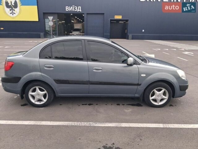 Синий Киа Рио, объемом двигателя 1.4 л и пробегом 170 тыс. км за 4200 $, фото 6 на Automoto.ua