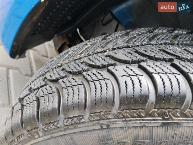 Синий Киа Рио, объемом двигателя 1.4 л и пробегом 310 тыс. км за 3450 $, фото 9 на Automoto.ua