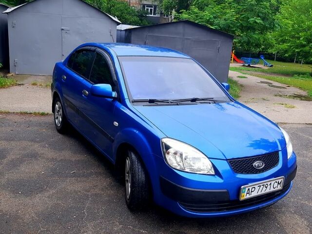 Синий Киа Рио, объемом двигателя 1.5 л и пробегом 200 тыс. км за 4899 $, фото 1 на Automoto.ua