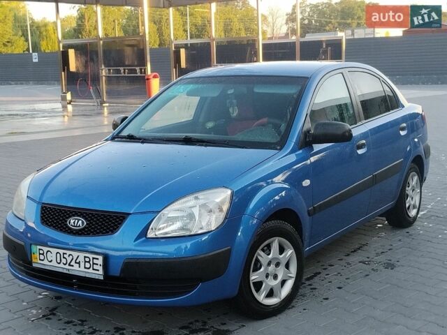 Синий Киа Рио, объемом двигателя 1.4 л и пробегом 350 тыс. км за 3499 $, фото 1 на Automoto.ua
