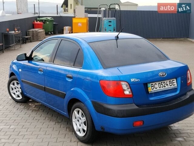 Синий Киа Рио, объемом двигателя 1.4 л и пробегом 310 тыс. км за 3450 $, фото 5 на Automoto.ua