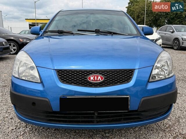 Синий Киа Рио, объемом двигателя 1.4 л и пробегом 252 тыс. км за 2999 $, фото 1 на Automoto.ua