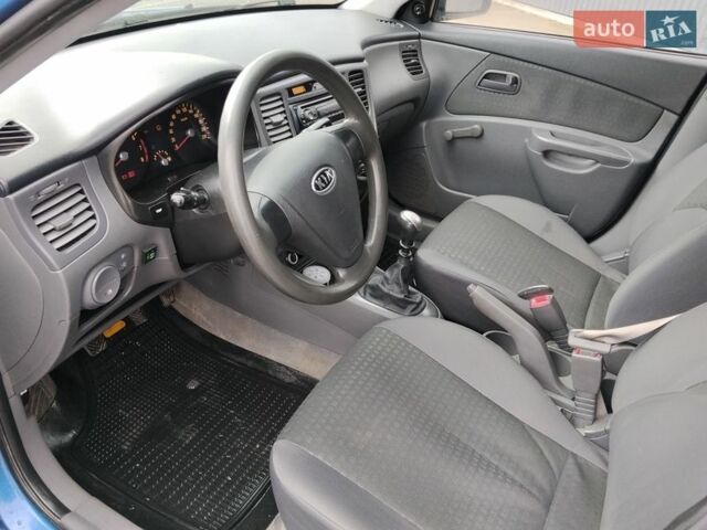 Синий Киа Рио, объемом двигателя 1.4 л и пробегом 310 тыс. км за 3450 $, фото 10 на Automoto.ua