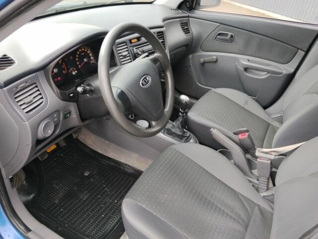 Синій Кіа Ріо, об'ємом двигуна 0 л та пробігом 340 тис. км за 3156 $, фото 9 на Automoto.ua