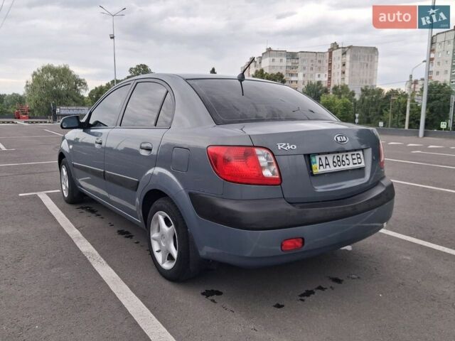 Синій Кіа Ріо, об'ємом двигуна 1.4 л та пробігом 170 тис. км за 4000 $, фото 4 на Automoto.ua