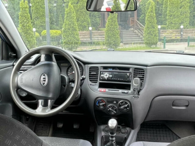 Синій Кіа Ріо, об'ємом двигуна 1.4 л та пробігом 495 тис. км за 3000 $, фото 13 на Automoto.ua