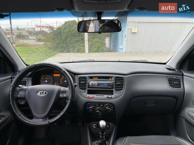 Синий Киа Рио, объемом двигателя 1.4 л и пробегом 176 тыс. км за 4700 $, фото 17 на Automoto.ua