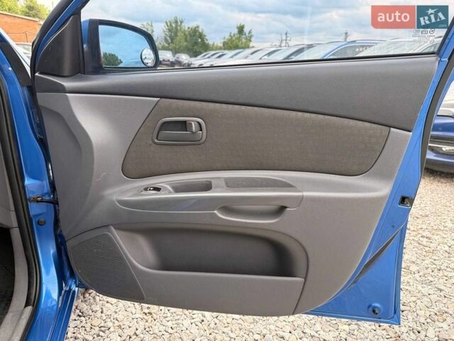 Синий Киа Рио, объемом двигателя 1.4 л и пробегом 252 тыс. км за 2999 $, фото 13 на Automoto.ua
