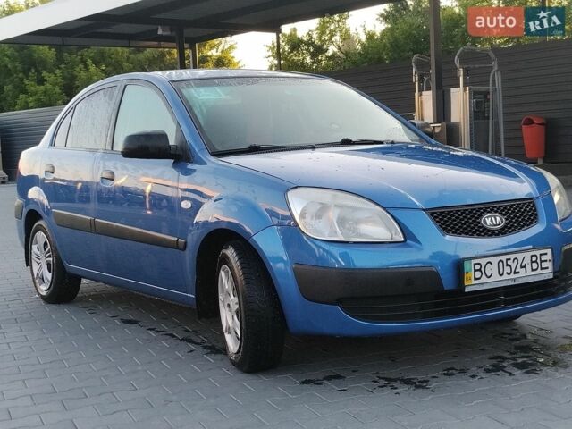 Синий Киа Рио, объемом двигателя 1.4 л и пробегом 350 тыс. км за 3499 $, фото 4 на Automoto.ua
