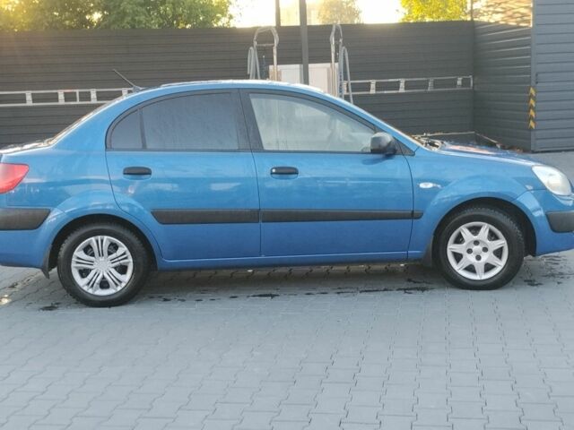 Синій Кіа Ріо, об'ємом двигуна 0 л та пробігом 350 тис. км за 3450 $, фото 6 на Automoto.ua