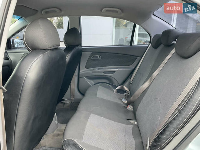 Синий Киа Рио, объемом двигателя 1.4 л и пробегом 176 тыс. км за 4600 $, фото 11 на Automoto.ua