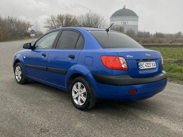 Синій Кіа Ріо, об'ємом двигуна 1.4 л та пробігом 176 тис. км за 3900 $, фото 5 на Automoto.ua