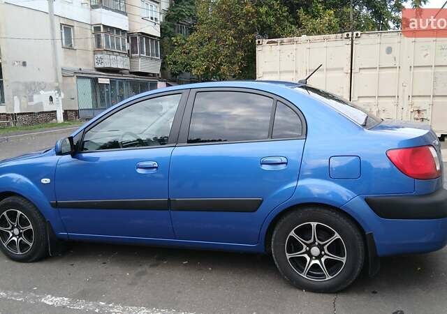 Синий Киа Рио, объемом двигателя 1.4 л и пробегом 159 тыс. км за 5800 $, фото 5 на Automoto.ua
