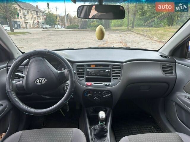 Синій Кіа Ріо, об'ємом двигуна 1.4 л та пробігом 172 тис. км за 4500 $, фото 8 на Automoto.ua