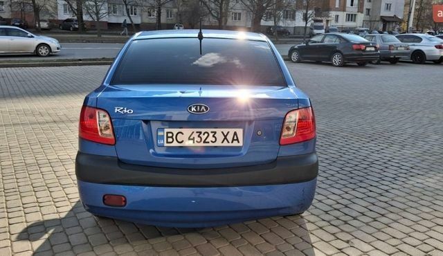 Синий Киа Рио, объемом двигателя 1.4 л и пробегом 179 тыс. км за 3900 $, фото 5 на Automoto.ua