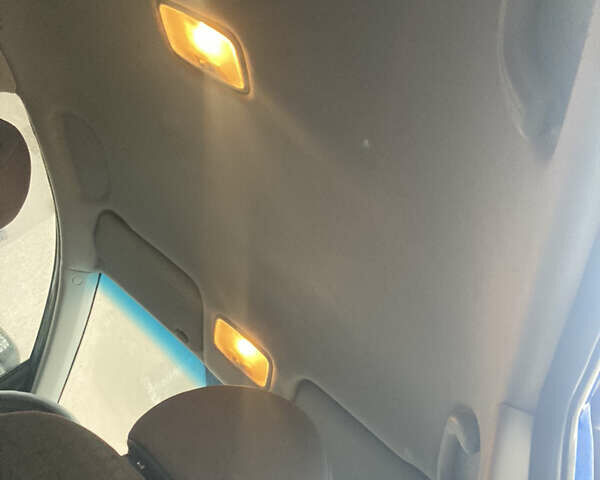 Синий Киа Рио, объемом двигателя 1.4 л и пробегом 177 тыс. км за 3800 $, фото 9 на Automoto.ua