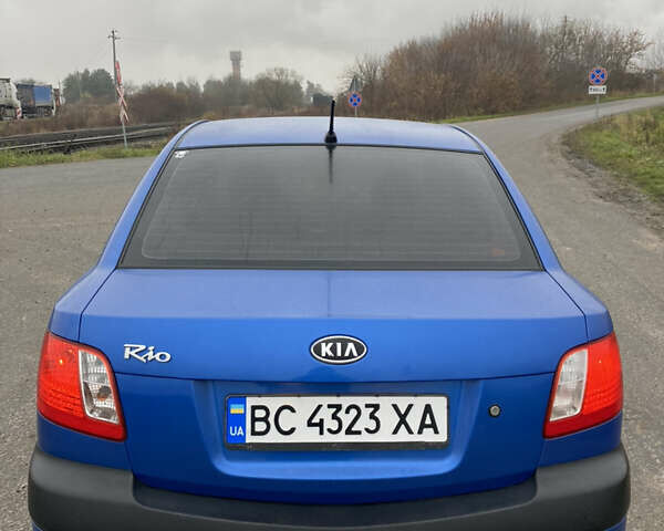 Синий Киа Рио, объемом двигателя 1.4 л и пробегом 177 тыс. км за 3800 $, фото 5 на Automoto.ua