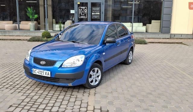 Синий Киа Рио, объемом двигателя 1.4 л и пробегом 179 тыс. км за 3900 $, фото 2 на Automoto.ua