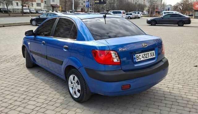 Синий Киа Рио, объемом двигателя 1.4 л и пробегом 179 тыс. км за 3900 $, фото 3 на Automoto.ua