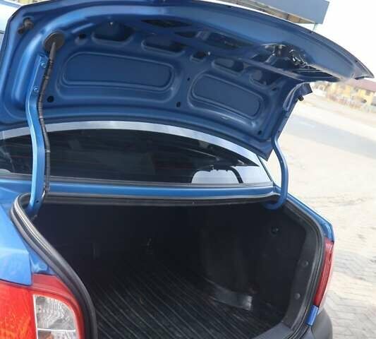 Синий Киа Рио, объемом двигателя 1.4 л и пробегом 171 тыс. км за 3500 $, фото 3 на Automoto.ua