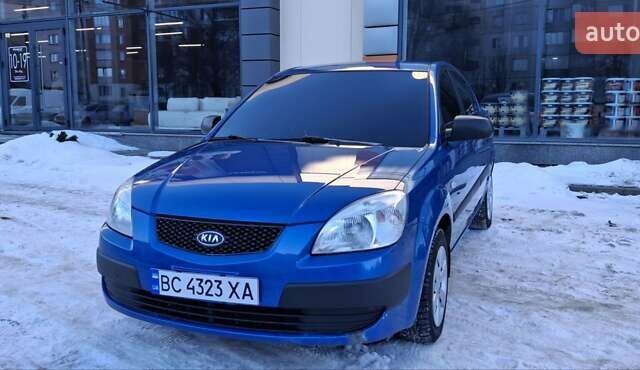 Синій Кіа Ріо, об'ємом двигуна 1.4 л та пробігом 177 тис. км за 4200 $, фото 7 на Automoto.ua
