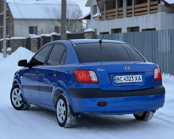 Синій Кіа Ріо, об'ємом двигуна 1.4 л та пробігом 178 тис. км за 4100 $, фото 3 на Automoto.ua