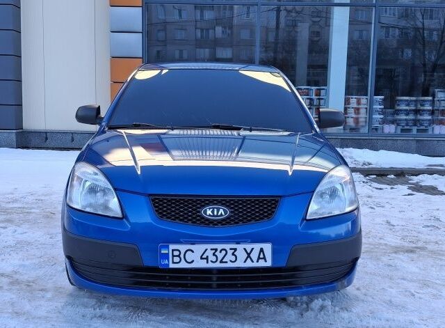 Синій Кіа Ріо, об'ємом двигуна 1.4 л та пробігом 178 тис. км за 3800 $, фото 1 на Automoto.ua