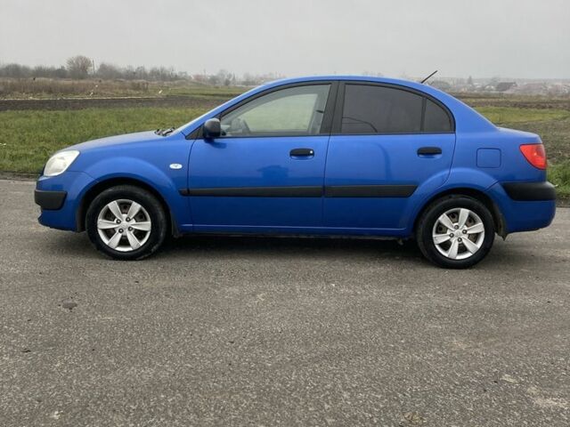 Синій Кіа Ріо, об'ємом двигуна 1.4 л та пробігом 176 тис. км за 3900 $, фото 2 на Automoto.ua