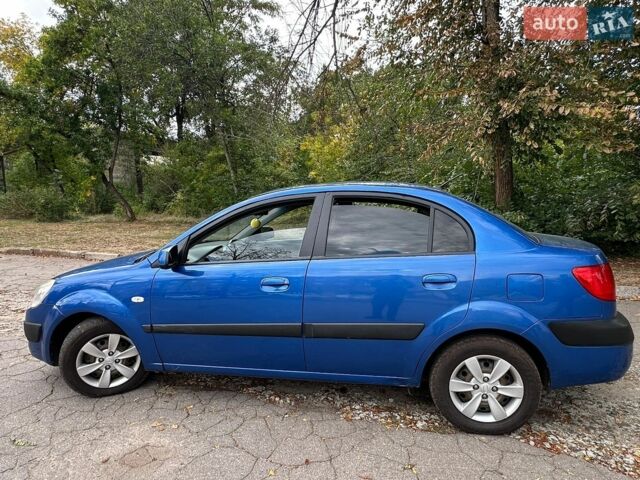 Синій Кіа Ріо, об'ємом двигуна 1.4 л та пробігом 172 тис. км за 4500 $, фото 4 на Automoto.ua