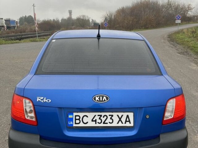 Синій Кіа Ріо, об'ємом двигуна 1.4 л та пробігом 176 тис. км за 3900 $, фото 4 на Automoto.ua