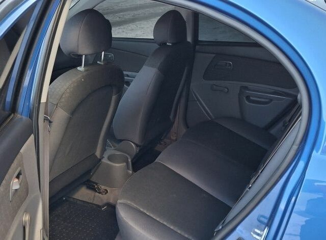 Синій Кіа Ріо, об'ємом двигуна 1.4 л та пробігом 178 тис. км за 3800 $, фото 10 на Automoto.ua