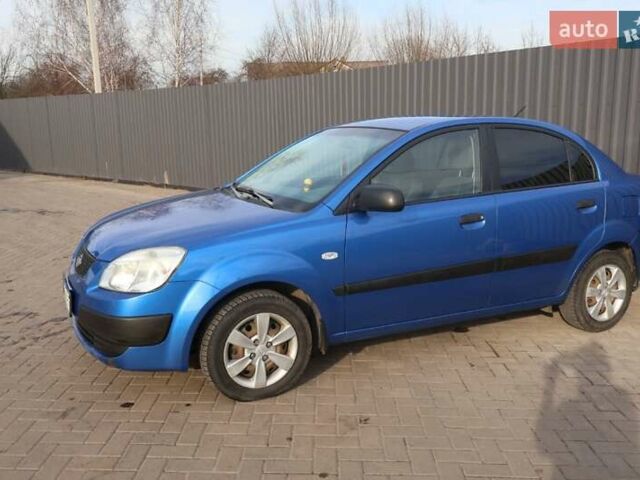 Синий Киа Рио, объемом двигателя 1.4 л и пробегом 171 тыс. км за 3500 $, фото 4 на Automoto.ua