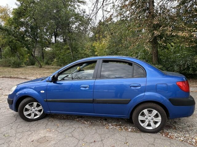 Синий Киа Рио, объемом двигателя 1.4 л и пробегом 172 тыс. км за 4318 $, фото 4 на Automoto.ua