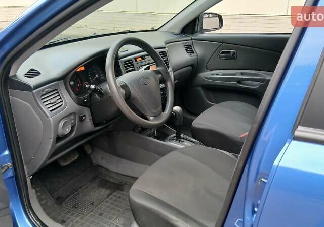 Синий Киа Рио, объемом двигателя 1.4 л и пробегом 159 тыс. км за 5800 $, фото 9 на Automoto.ua