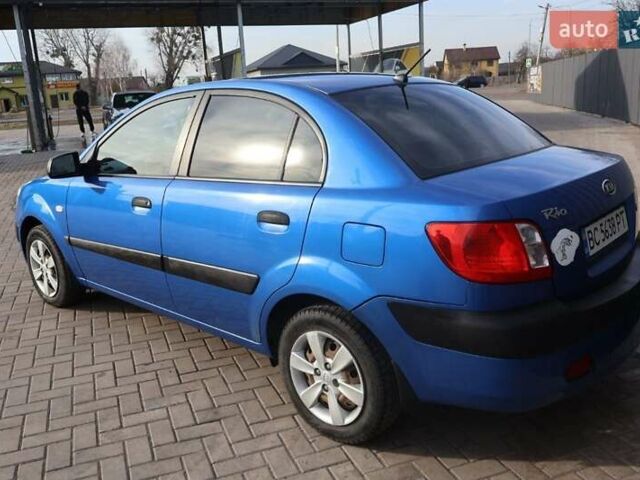 Синий Киа Рио, объемом двигателя 1.4 л и пробегом 171 тыс. км за 3500 $, фото 2 на Automoto.ua