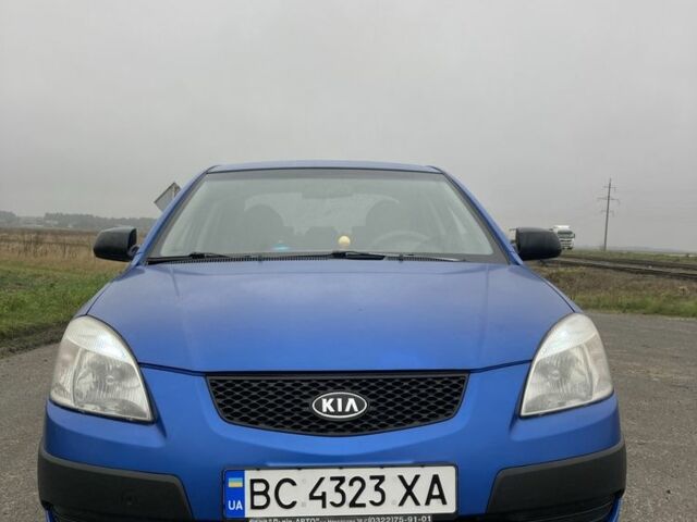 Синій Кіа Ріо, об'ємом двигуна 1.4 л та пробігом 176 тис. км за 3900 $, фото 3 на Automoto.ua