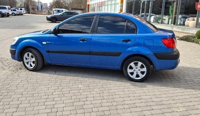 Синий Киа Рио, объемом двигателя 1.4 л и пробегом 179 тыс. км за 3900 $, фото 6 на Automoto.ua