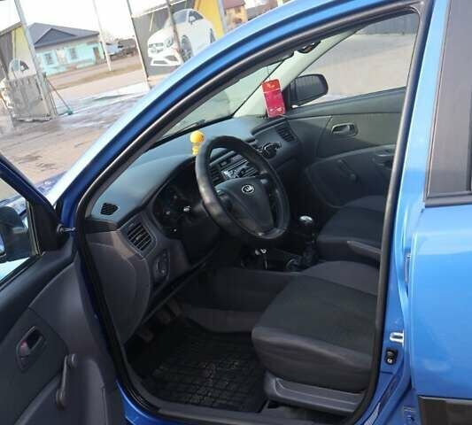 Синий Киа Рио, объемом двигателя 1.4 л и пробегом 171 тыс. км за 3500 $, фото 5 на Automoto.ua